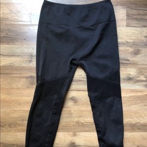 Fabletics Mosaic 7/8 Leggings w Cutouts